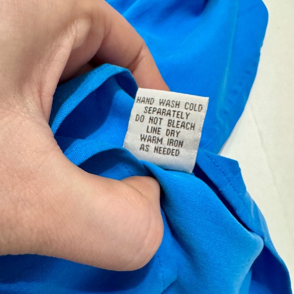🚨LAST CHANCE BOGO FREE🚨 
Nexx Blue Blouse 100% Silk and Relaxed Fit - Picture 6 of 8